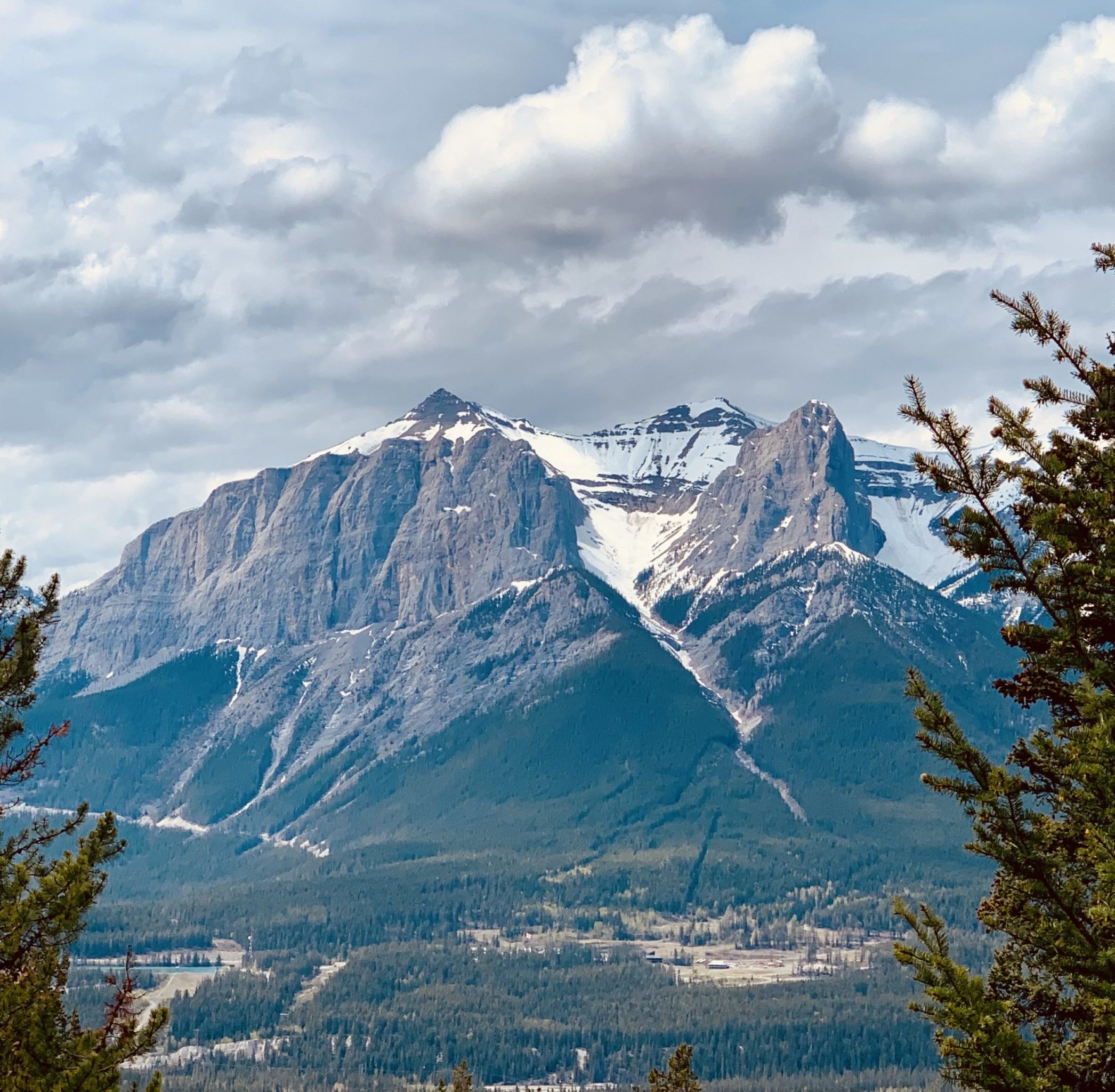 Canmore Mountains from Silvertip Golf course